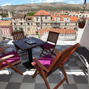 Kate 3*, Trogir Croatia