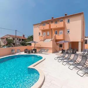 Apartament Car 