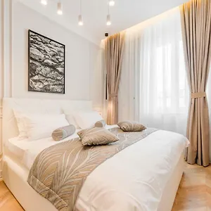 Luxury L'avenue 4*, Split Croatia