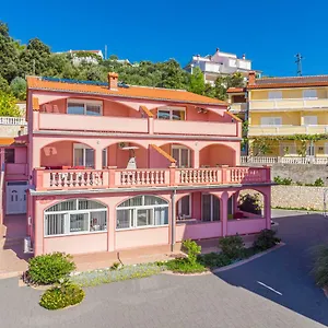 https://apartments-villa-marija-rab.primorje-gorskikotar.com